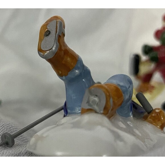 DEPARTMENT 56 ORIGINAL SNOW VILLAGE SKATERS & SKIERS SET OF 3 DEPT 56 Read - Picture 10 of 11